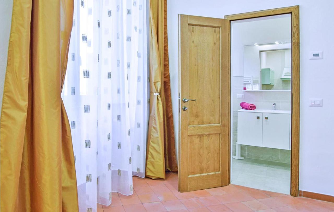 1 Bedroom Gorgeous Apartment In Arezzo Dış mekan fotoğraf